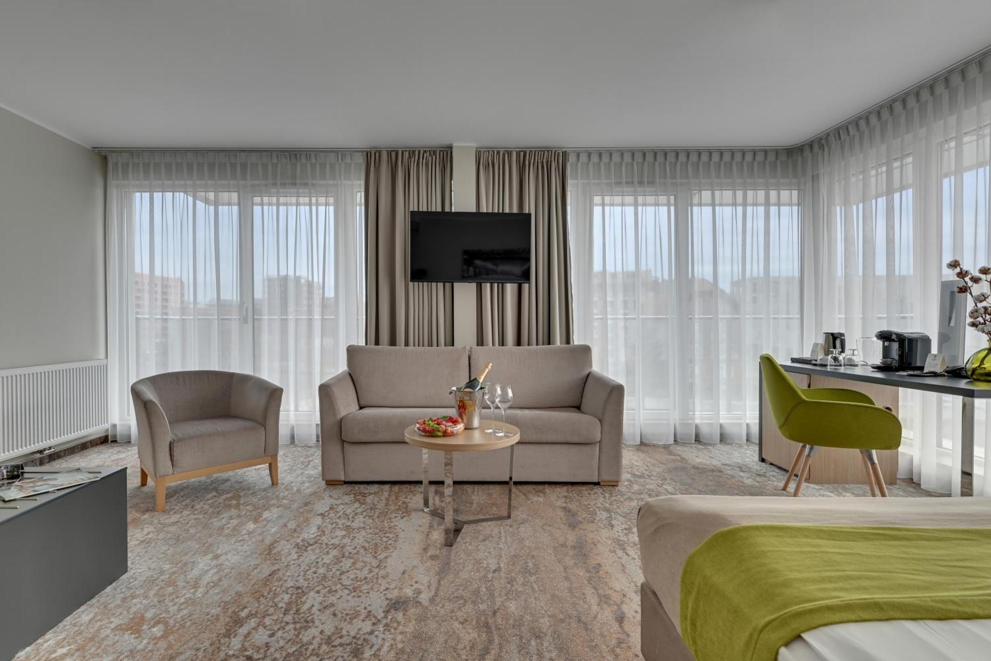 Hotel Almond Business & Spa By Grano - Grano Hotel Gdansk Riverside Exterior foto